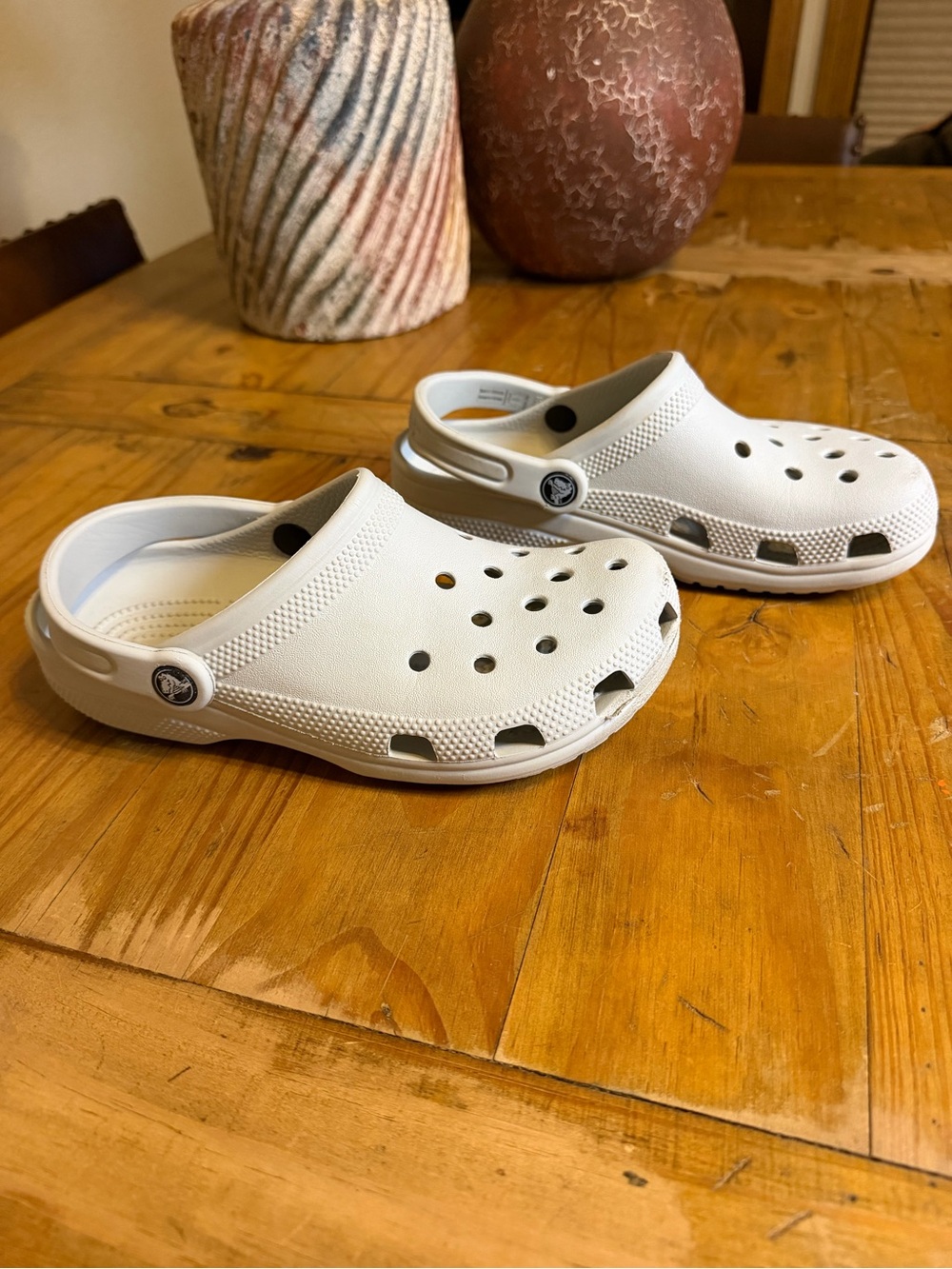 Crocs Classic Clogs Atmosphere Light Gray Women’s 6 youth kids 4